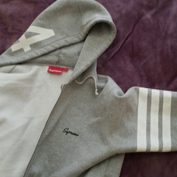 Supreme/off white colab. - Picture 3 of 3